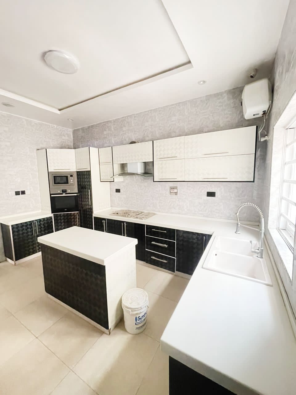 5 bedroom Fully detached duplex with BQ