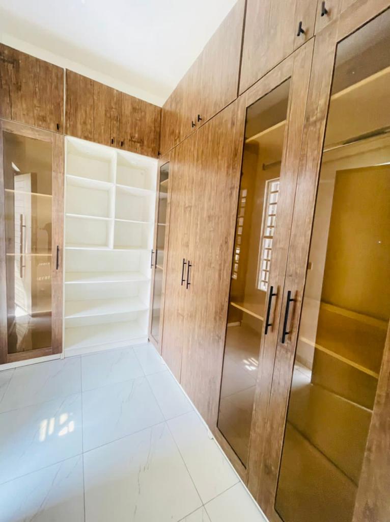 4 bedroom detached duplex with BQ