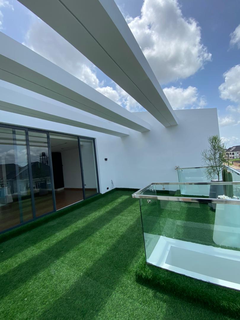 5 bedroom semi-detached duplex with BQ