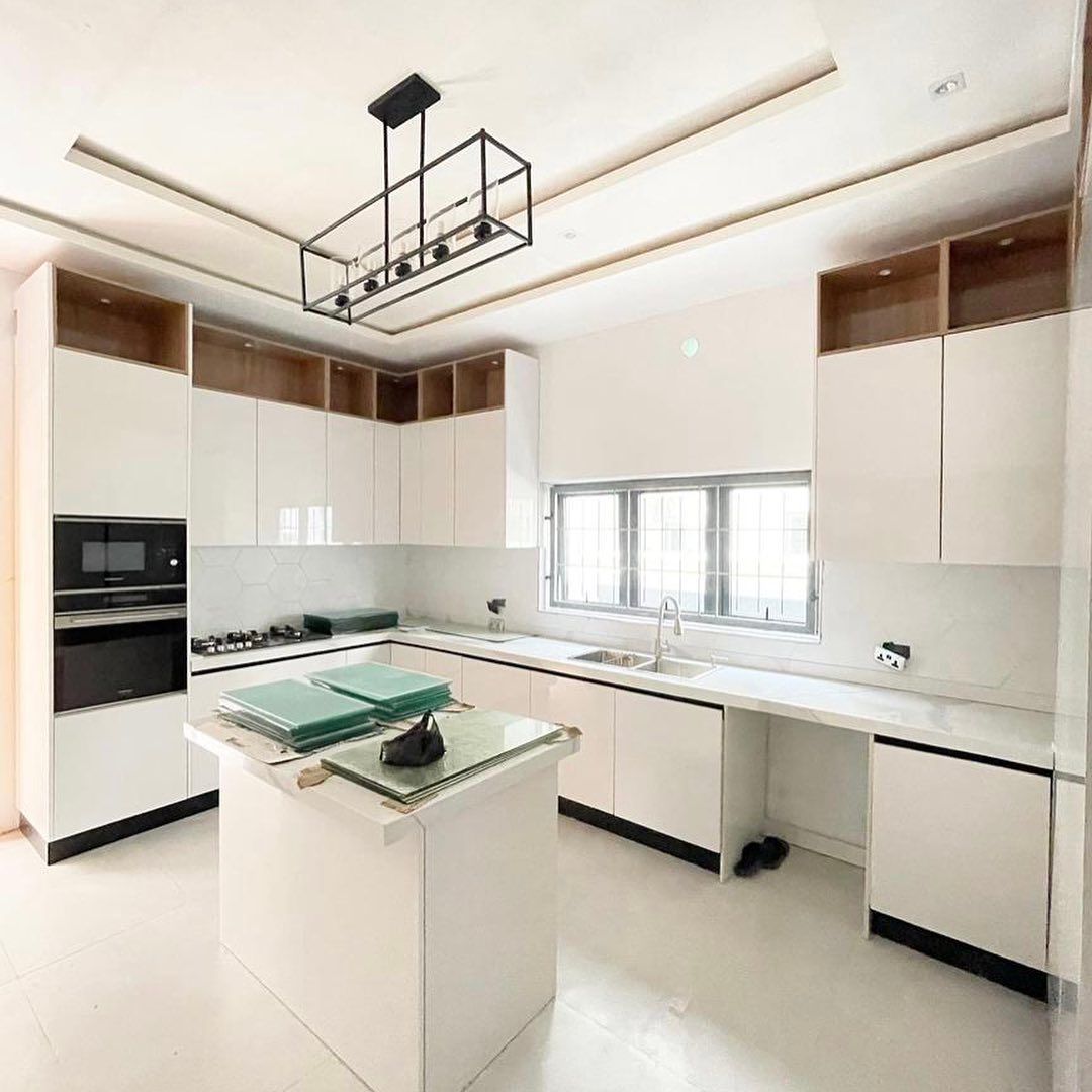 5 bedroom detached duplex with BQ