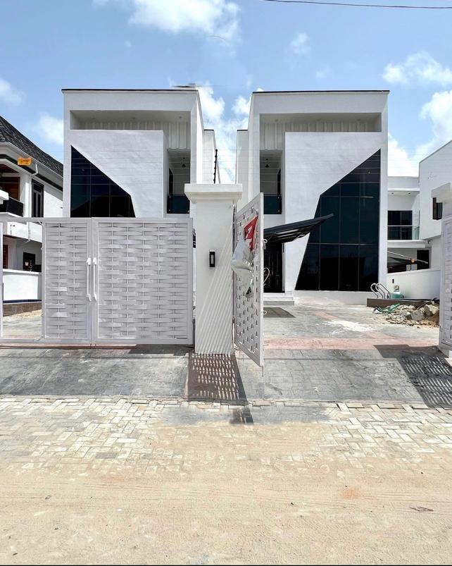 5 bedroom detached duplex with BQ