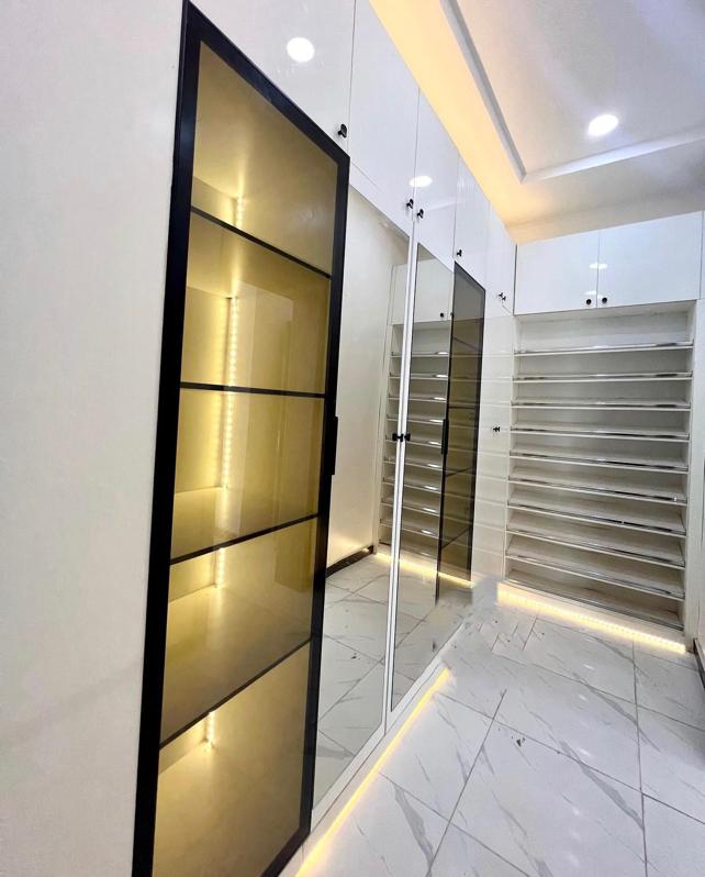 5 bedroom detached duplex with BQ