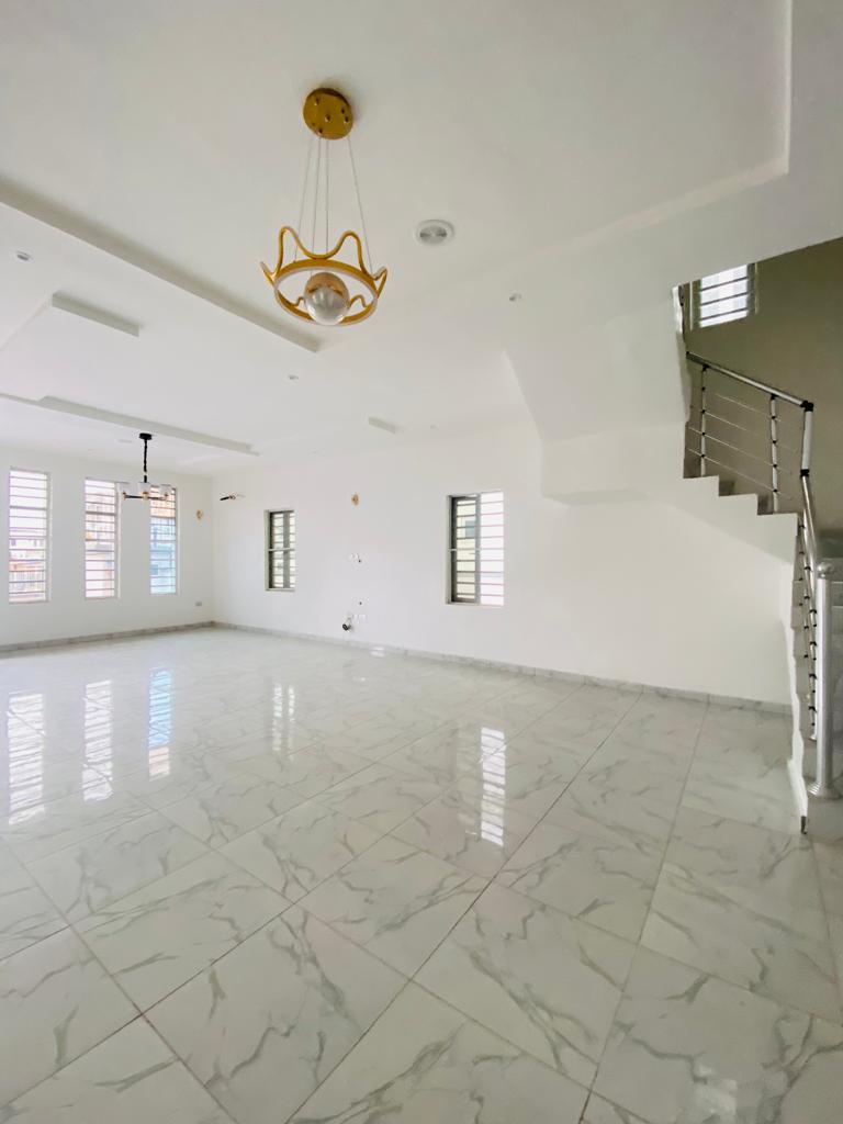 5 bedroom detached duplex with BQ