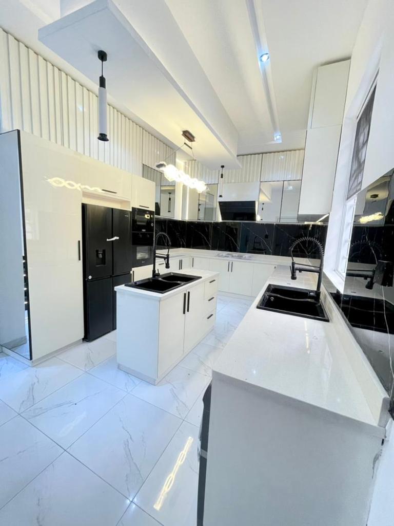 5 bedroom detached duplex with BQ