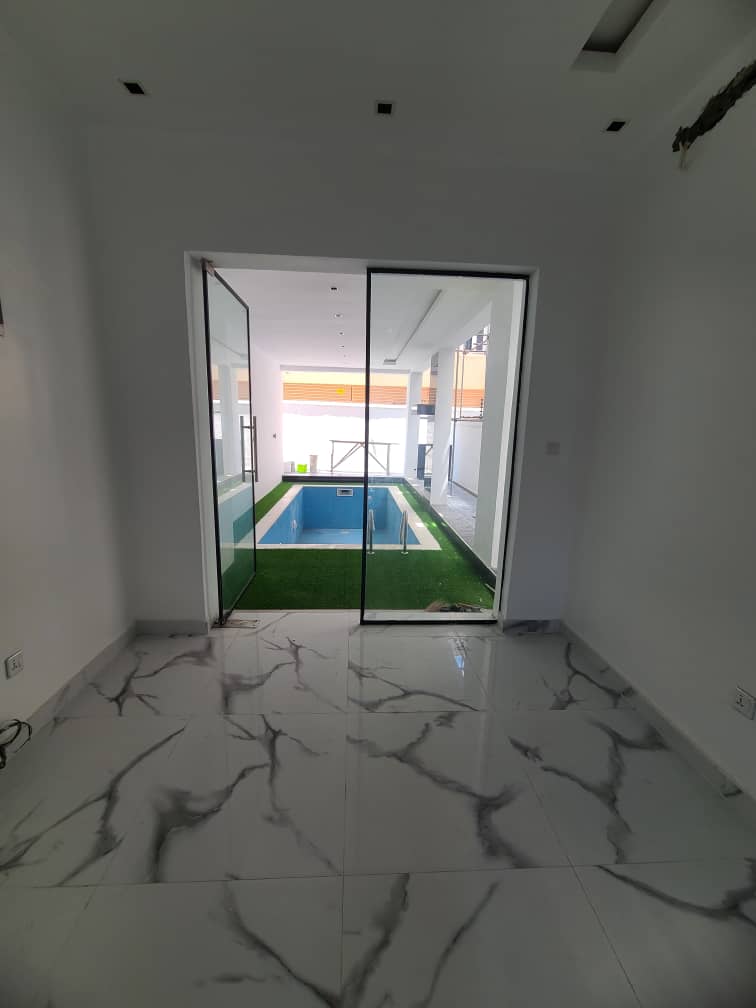 5 bedroom detached duplex with 2 BQ