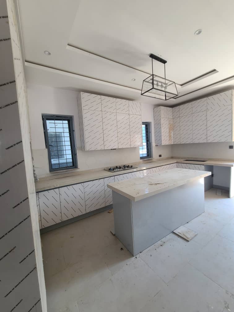 5 bedroom detached duplex with BQ