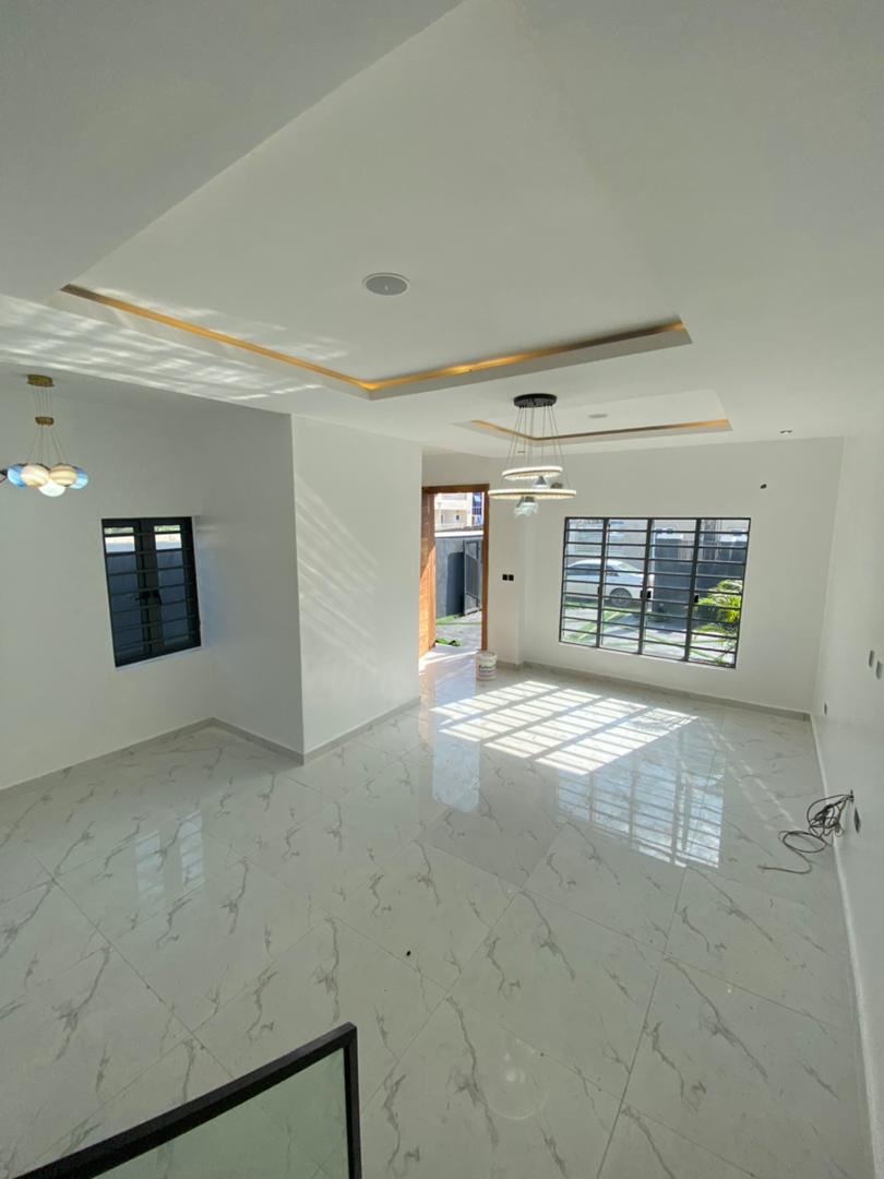 4 bedroom semi detached duplex