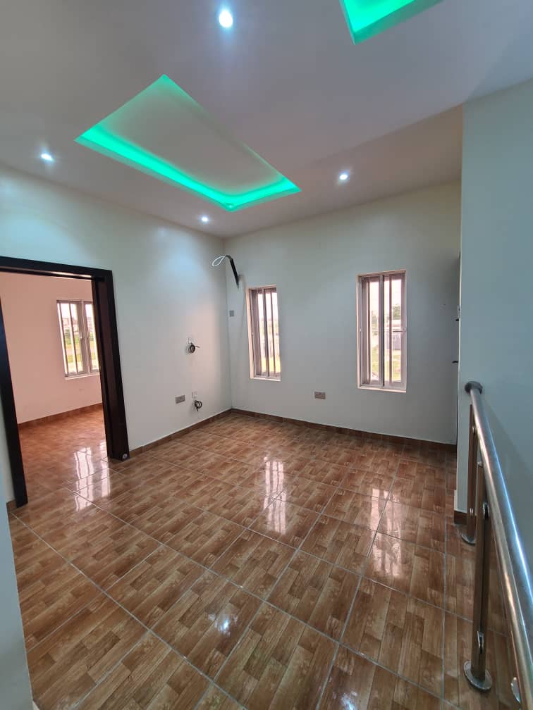 4 bedroom detached duplex with BQ