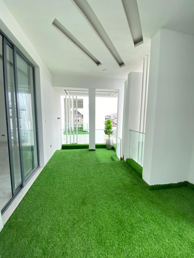 5 bedroom detached duplex with BQ