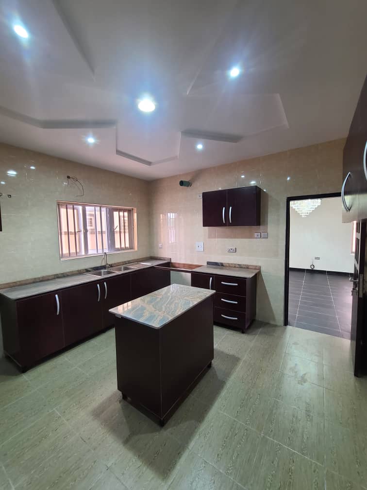 4 bedroom detached duplex with BQ