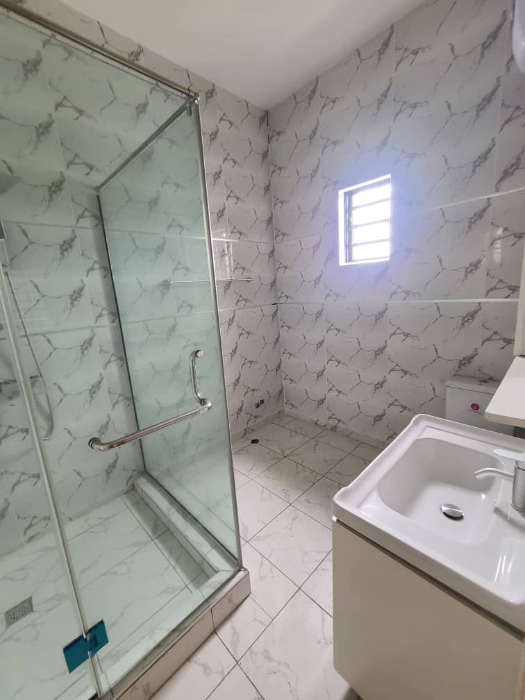 5 bedroom detached duplex