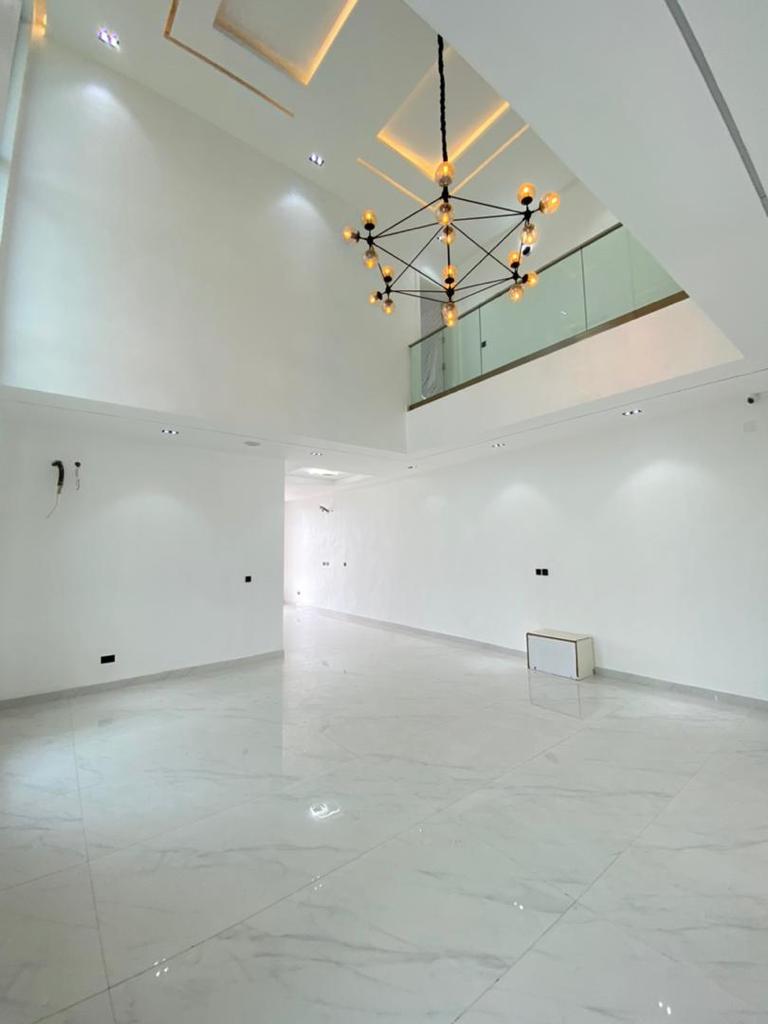 5 bedroom detached duplex with BQ