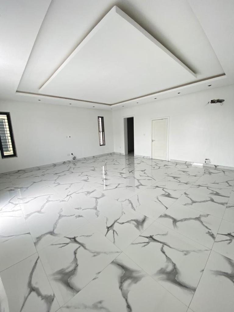 5 bedroom detached duplex with BQ