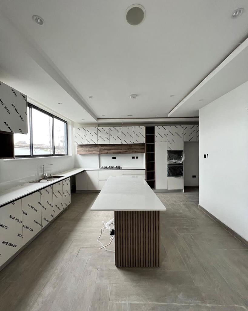 4 bedroom maisonette with BQ