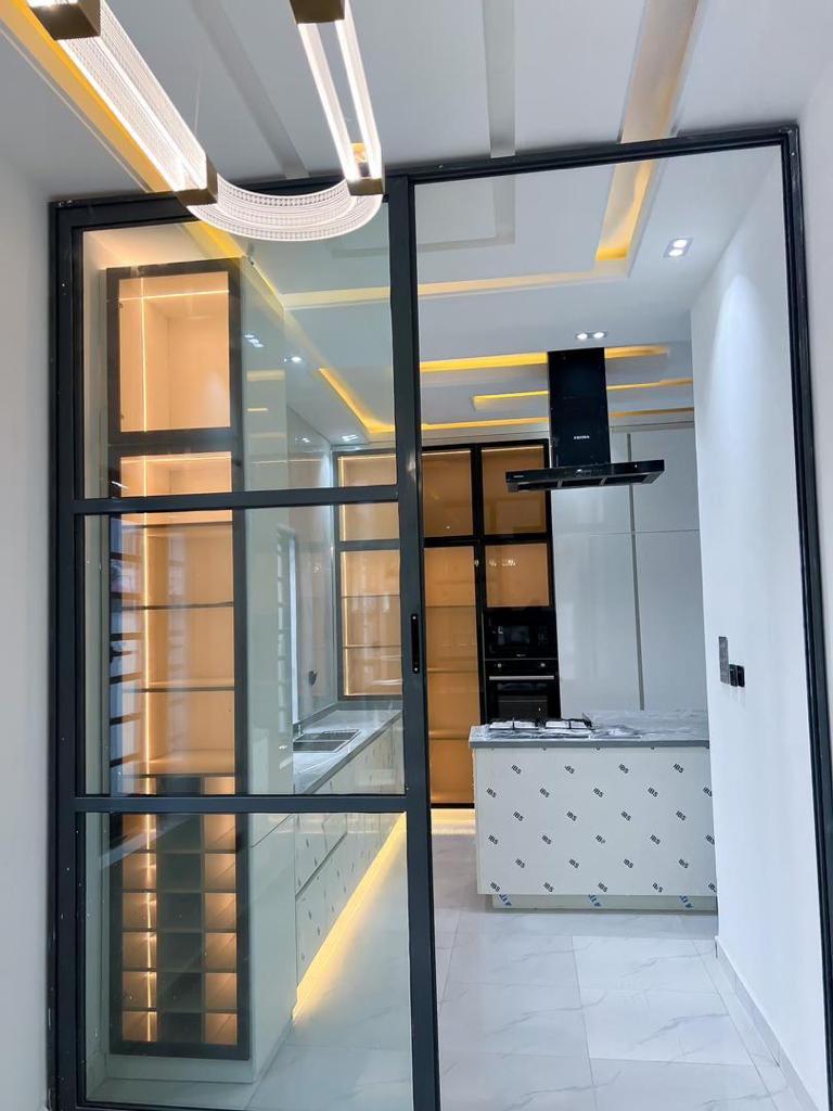 5 bedroom detached duplex with BQ