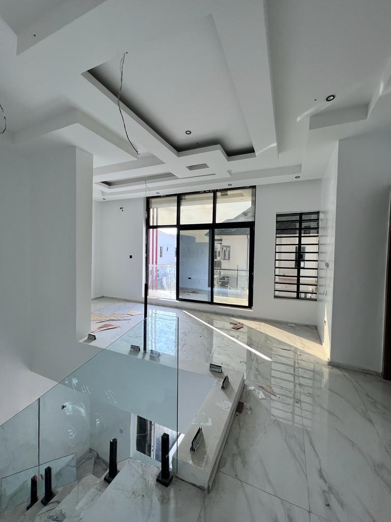 5 bedroom detached duplex with BQ