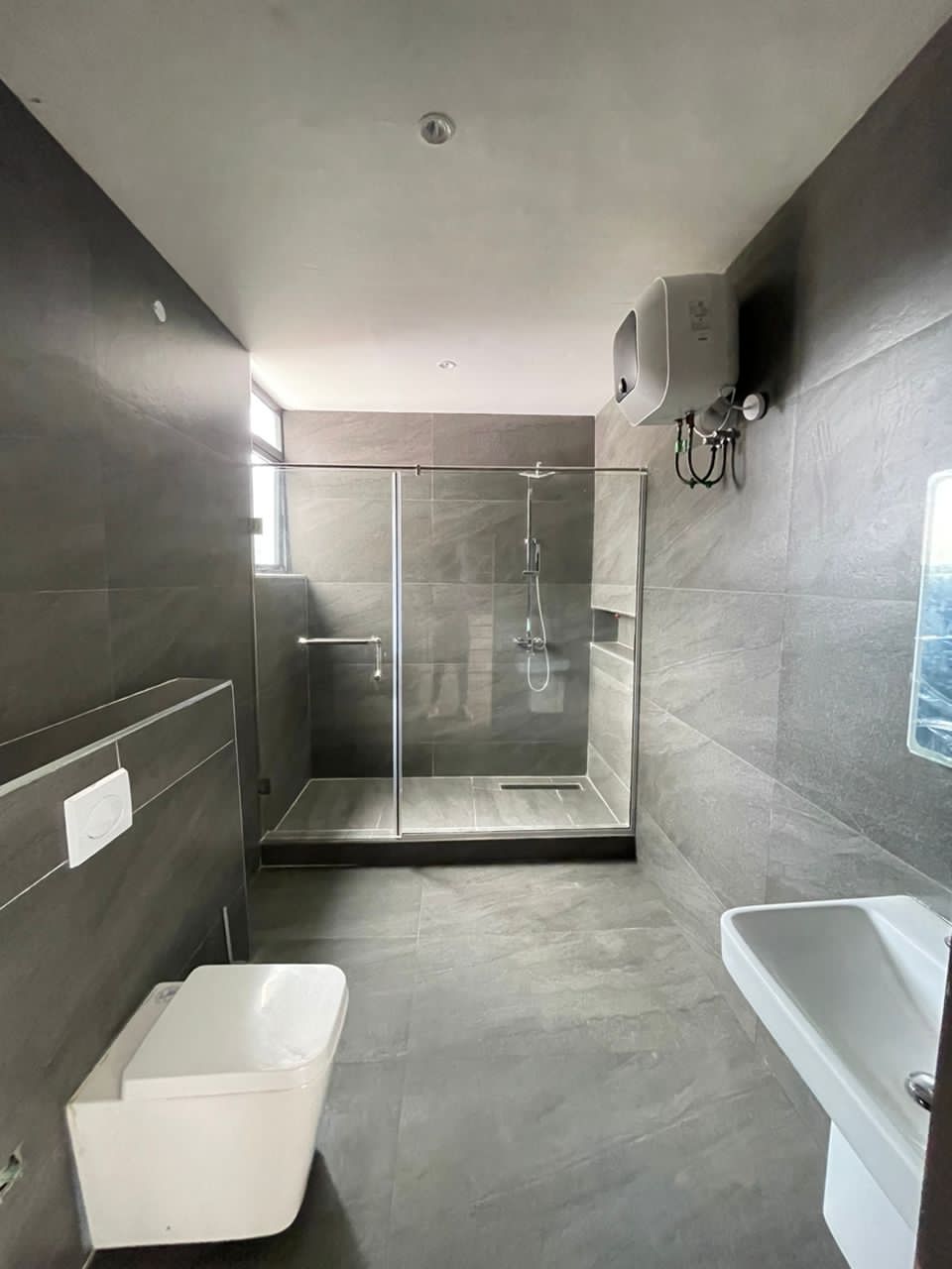 4 bedroom maisonette with BQ