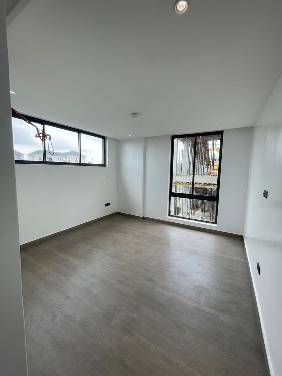 4 bedroom maisonette with BQ