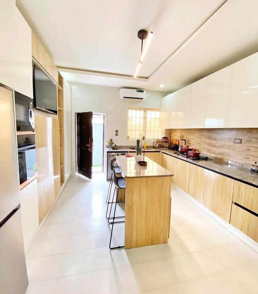 4 bedroom semi detached duplex with BQ