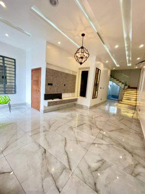BEAUTIFULLY FINISHED 4 BEDROOM FULLY DETACHED LUXURY HOME WITH BQ FOR SALE!!!