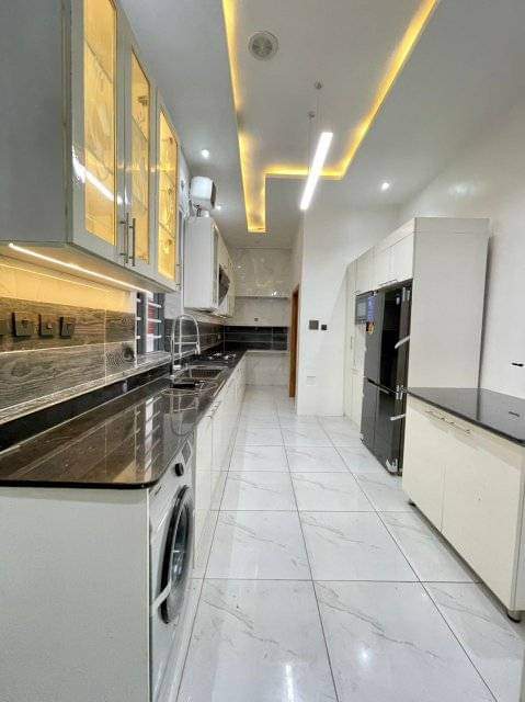 BEAUTIFULLY FINISHED 4 BEDROOM FULLY DETACHED LUXURY HOME WITH BQ FOR SALE!!!