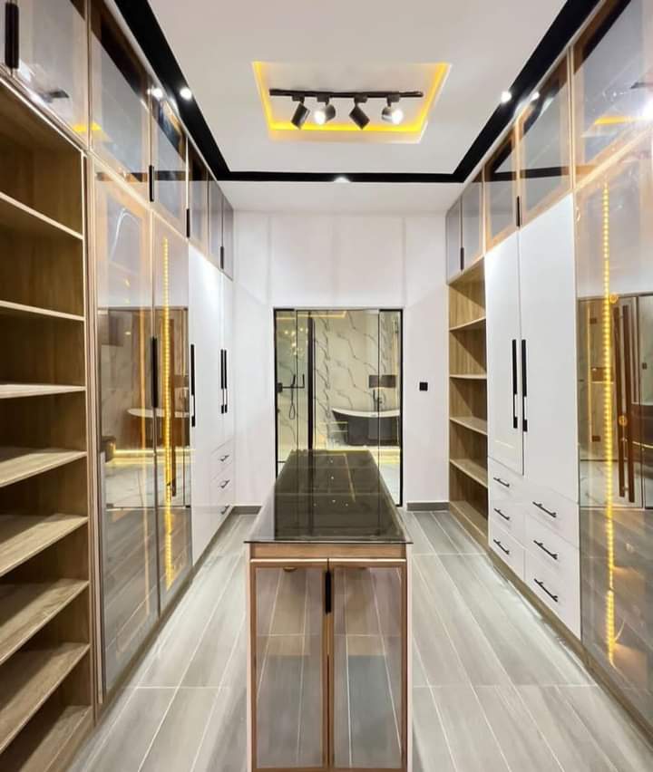 5BEDROOM DETACHED DUPLEX