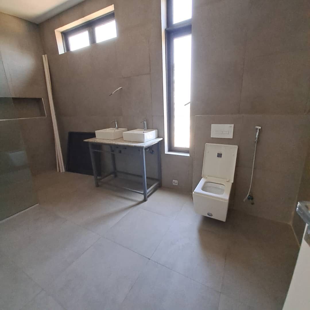 *LUXURY 3 BEDROOM FLAT WITH A POOL & BQ*????